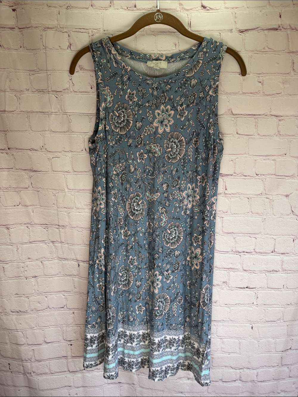 LOFT Dusty Blue Floral Lightweight Sleeveless Midi Dress Woman’s size Medium Pet